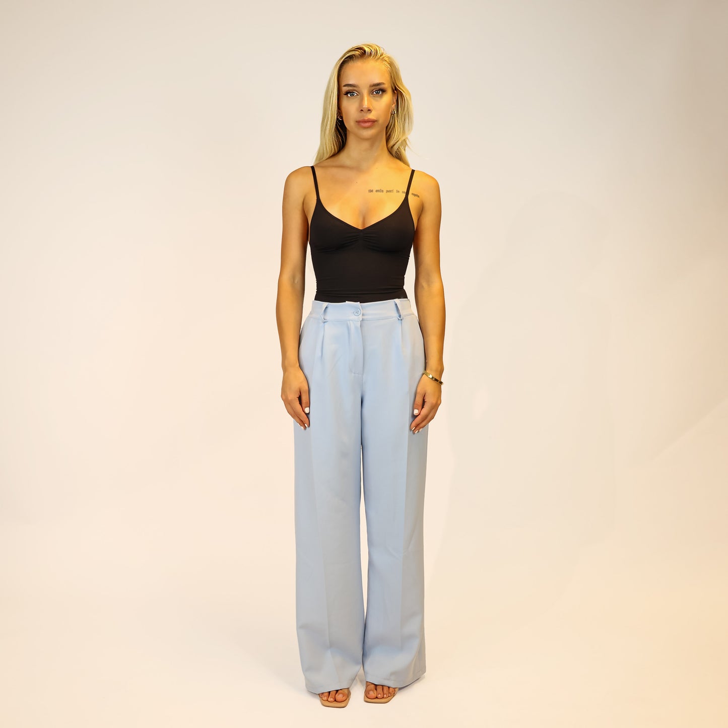 Stoff Hose Baggy Hellblau